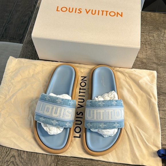 LOUIS VUITTON AUTHENTIC LV By The Pool
LV Bliss Comfort Mule size 38 - Picture 4 of 16